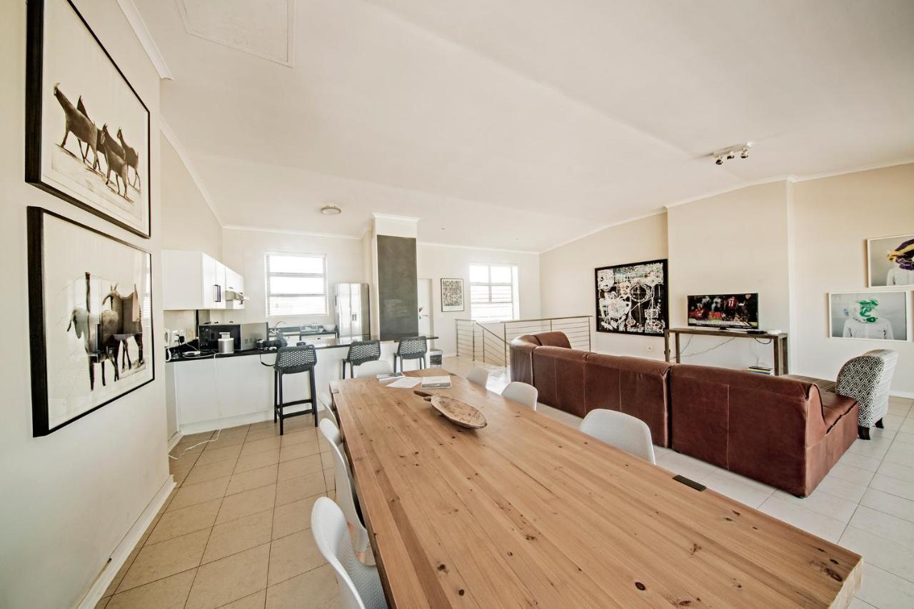 Surferscorner Self Catering Apartments Мізенберґ Екстер'єр фото