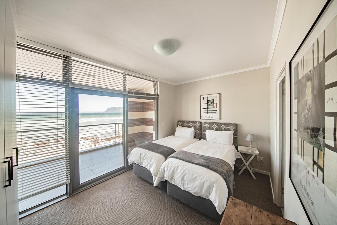 Surferscorner Self Catering Apartments Мізенберґ Екстер'єр фото