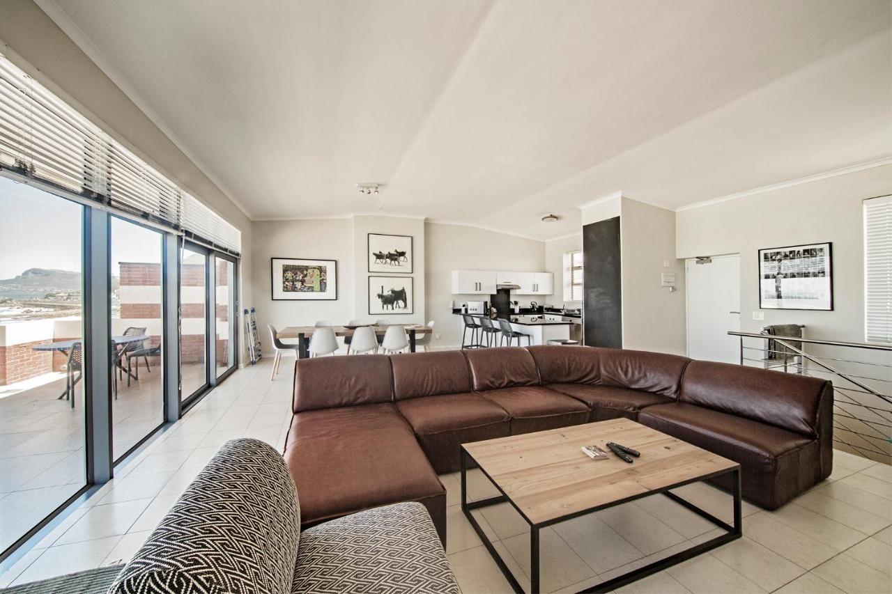 Surferscorner Self Catering Apartments Мізенберґ Екстер'єр фото