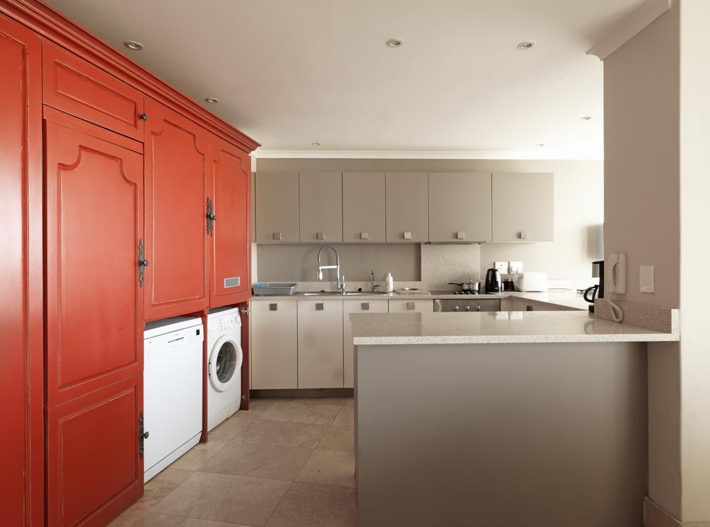 Surferscorner Self Catering Apartments Мізенберґ Екстер'єр фото
