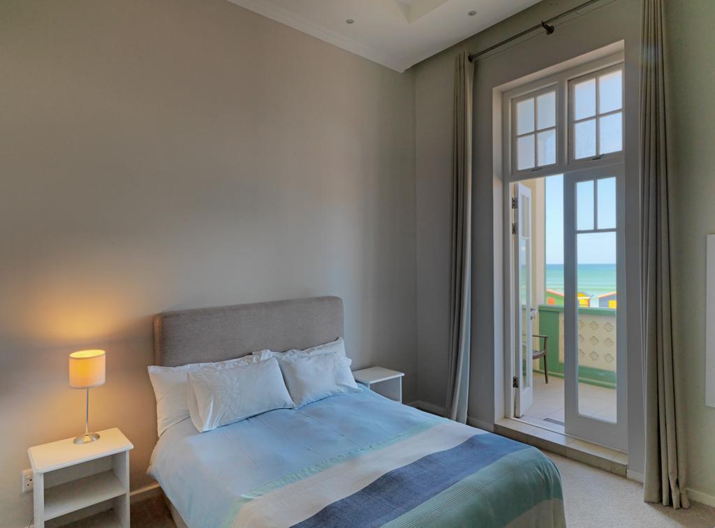 Surferscorner Self Catering Apartments Мізенберґ Екстер'єр фото