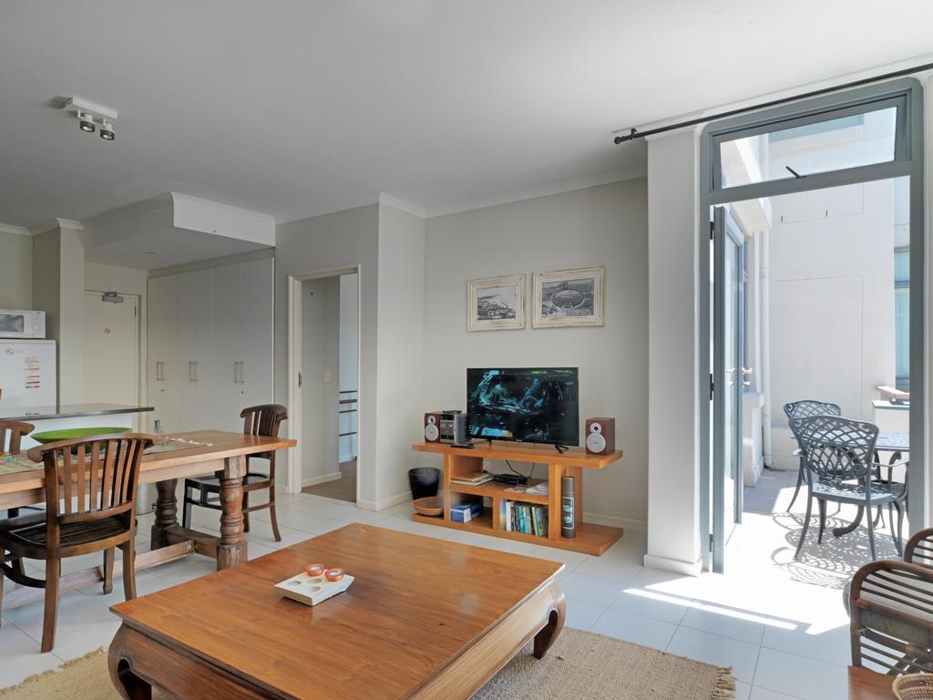Surferscorner Self Catering Apartments Мізенберґ Екстер'єр фото