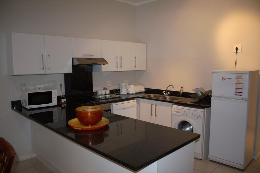 Surferscorner Self Catering Apartments Мізенберґ Екстер'єр фото